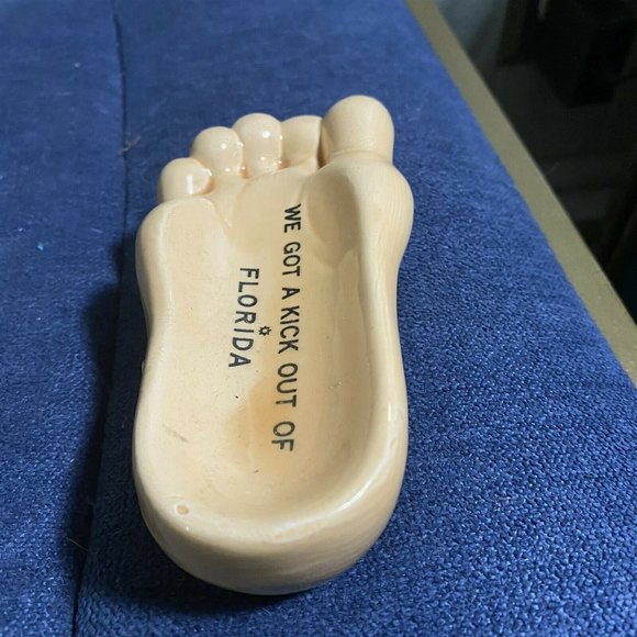 VINTAGE SOUVENIR FLORIDA BARE FOOT SHAPE CERAMIC ASHTRAY - Picture 8 of 8